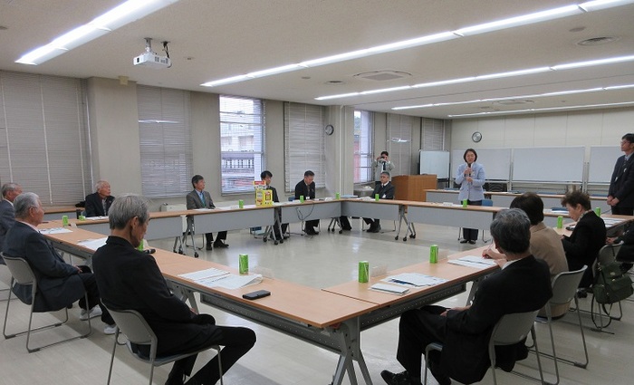 挨拶をする伊東市長の写真