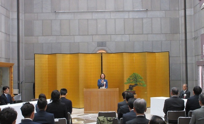 挨拶をする伊東市長の写真