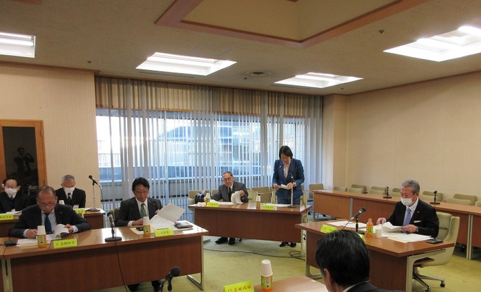 提案理由説明をする伊東市長の写真