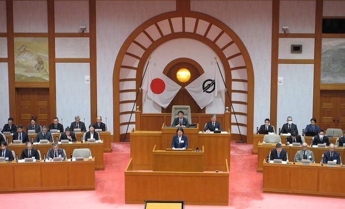 令和7年12月議会における所信表明の様子