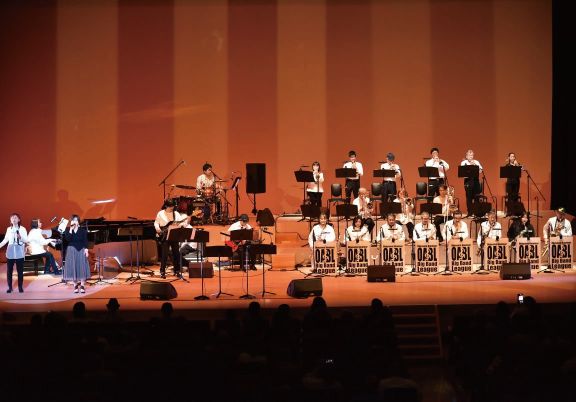 くらしきビッグバンドフェスティバルの様子の画像