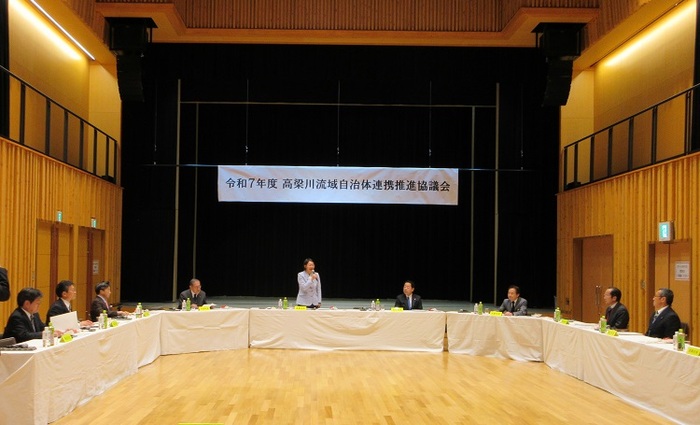 挨拶をする伊東市長の写真