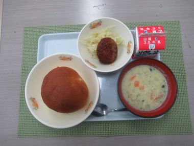 令和8年4月30日献立写真（小学校）