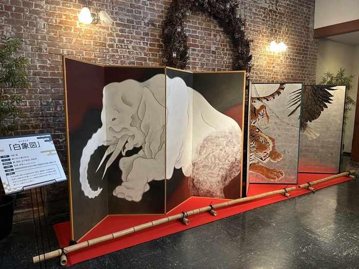 日本遺産フェスティバルin倉敷でアイビースクエアに飾った作品　大学大学院1年生　笠原幸芽さん　「白象図」