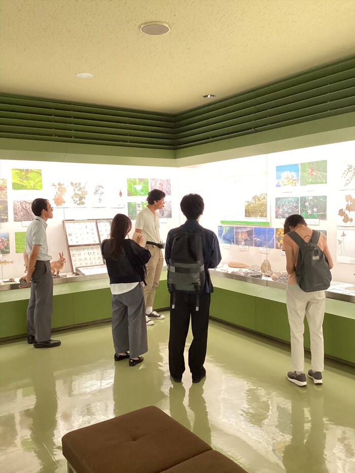 ミュージアムトーク（展示解説）のようす1