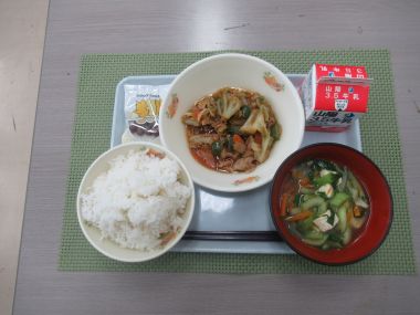 令和8年5月18日献立写真（中学校）