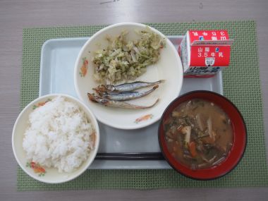 令和8年5月19日献立写真（中学校）