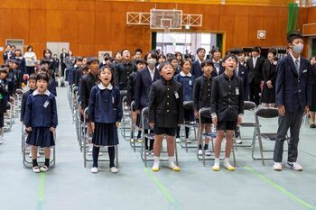 校歌斉唱の写真