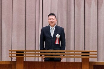 仁科教育長による開校宣言の写真