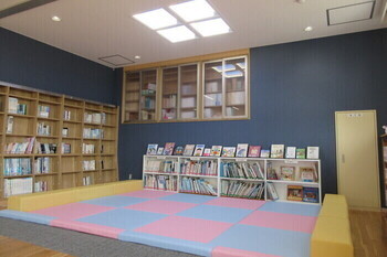図書館(読み聞かせスペース)の写真