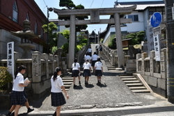 写真：羽黒神社に上る