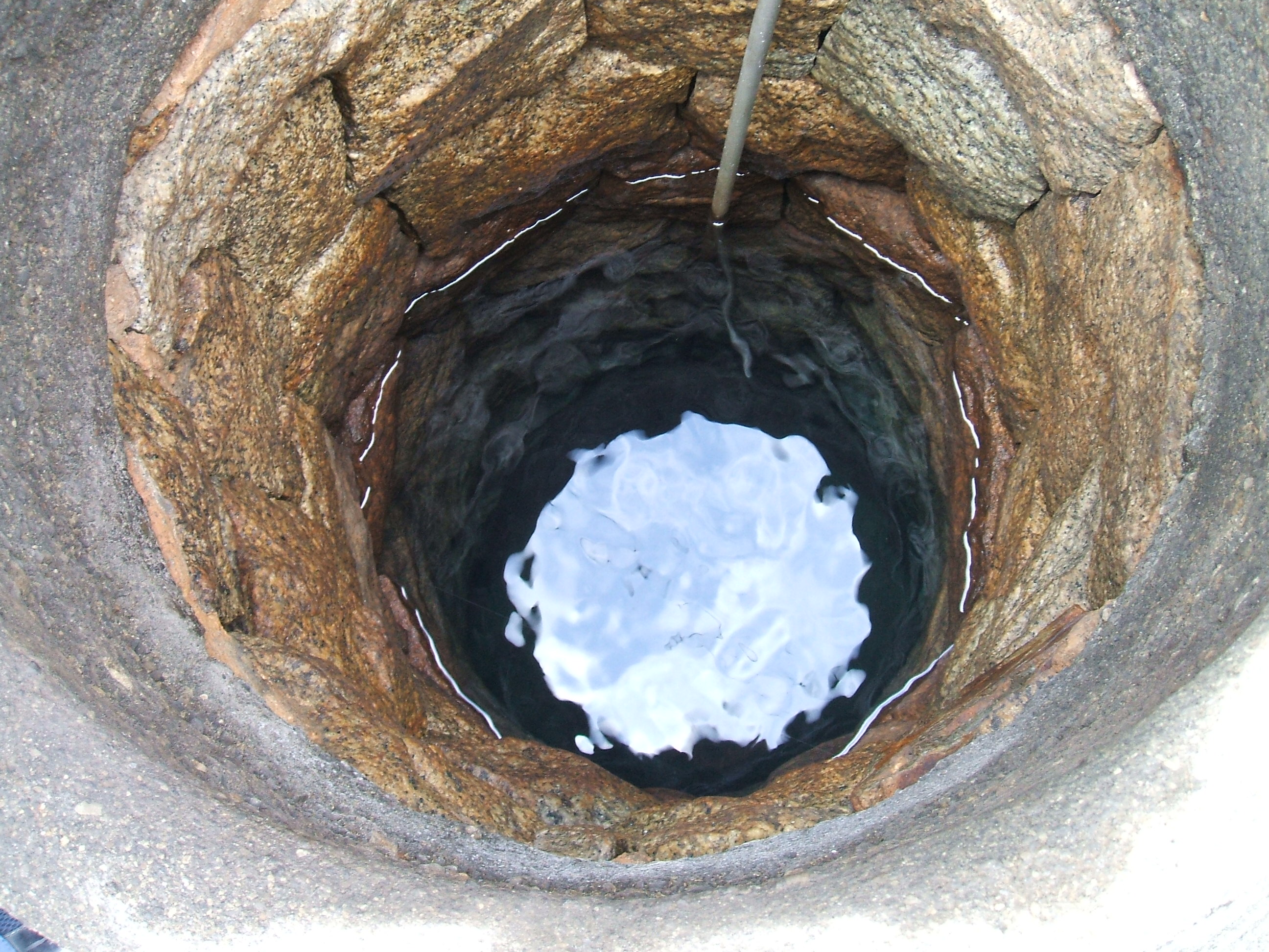 写真：蘇良井戸　中の様子